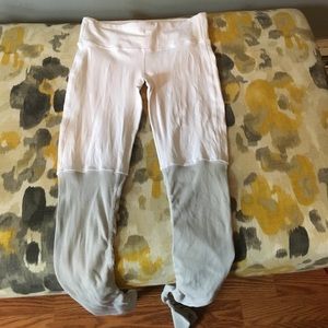 Alo yoga goddess legging white and grey